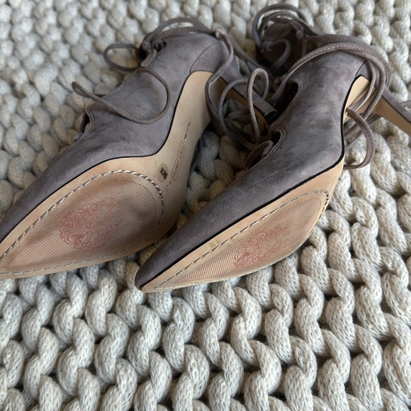 VINCE CAMUTO BARSHA LACE UP HEELS- SIZE 6 - Picture 2 of 5